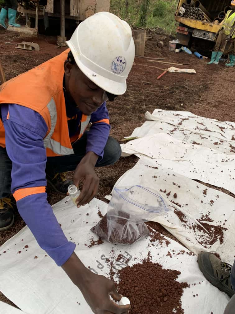 FORAGE MINIER A LA CARRIERE CIMENCAM DE FOUMBOT