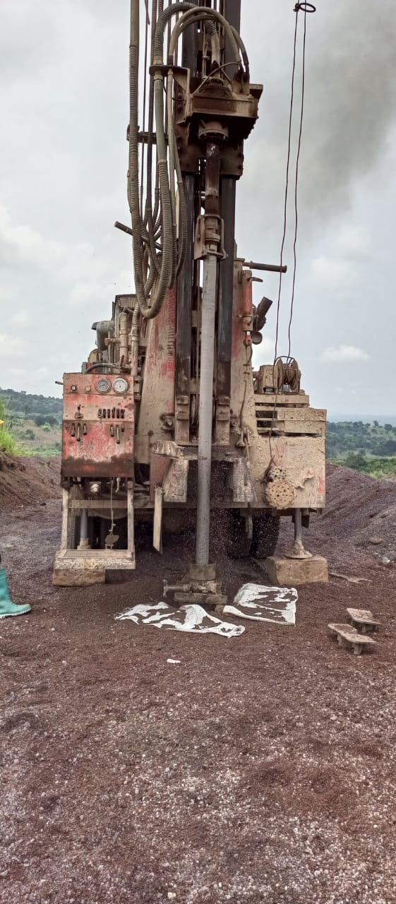 FORAGE MINIER A LA CARRIERE CIMENCAM DE FOUMBOT