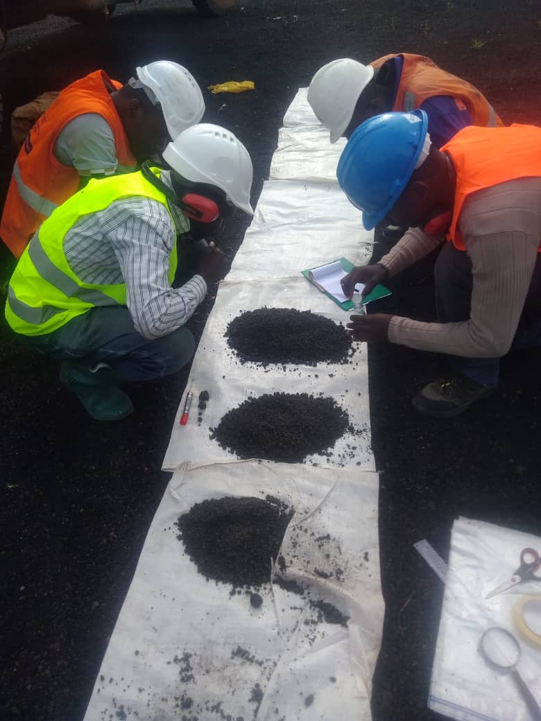 FORAGE MINIER A LA CARRIERE CIMENCAM DE FOUMBOT