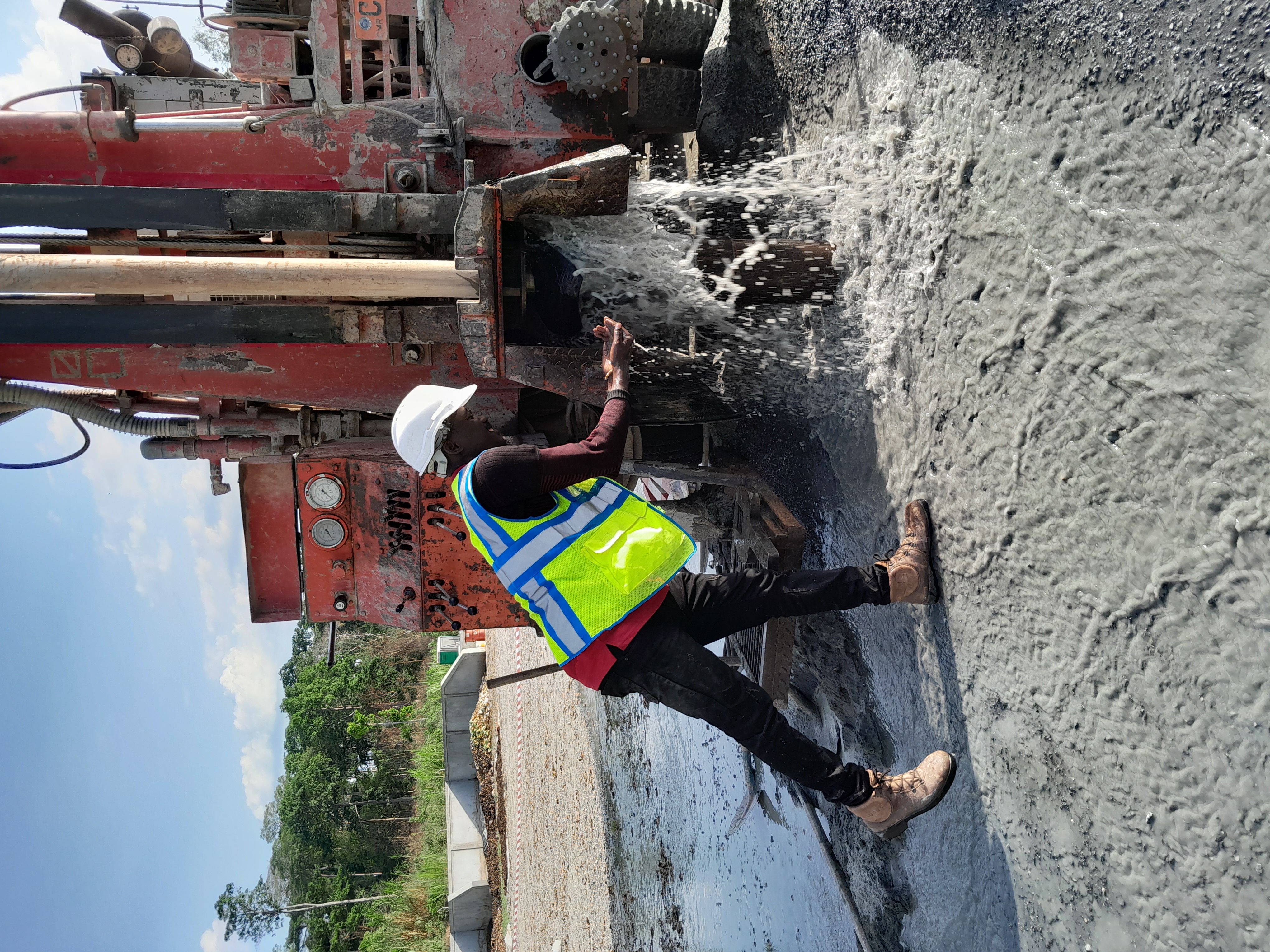 FORAGE INDUSTRIEL DANS LE SITE DU BARRAGE DE NACHTIGAL